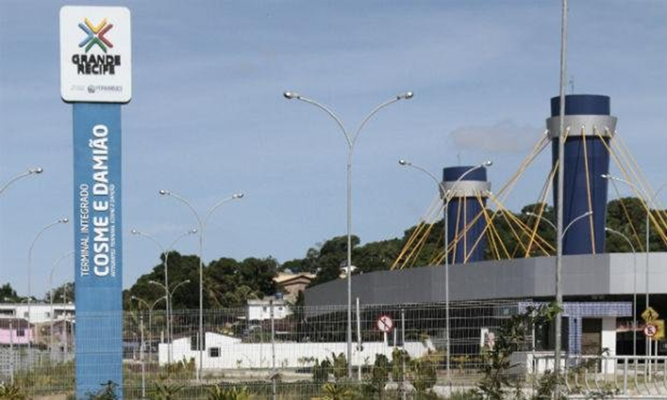 ACM (Aluminum Composite Material) — solução em alumínio e vidro da Aldaz Esquadrias